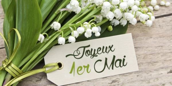 la fête du muguet romantic postcard