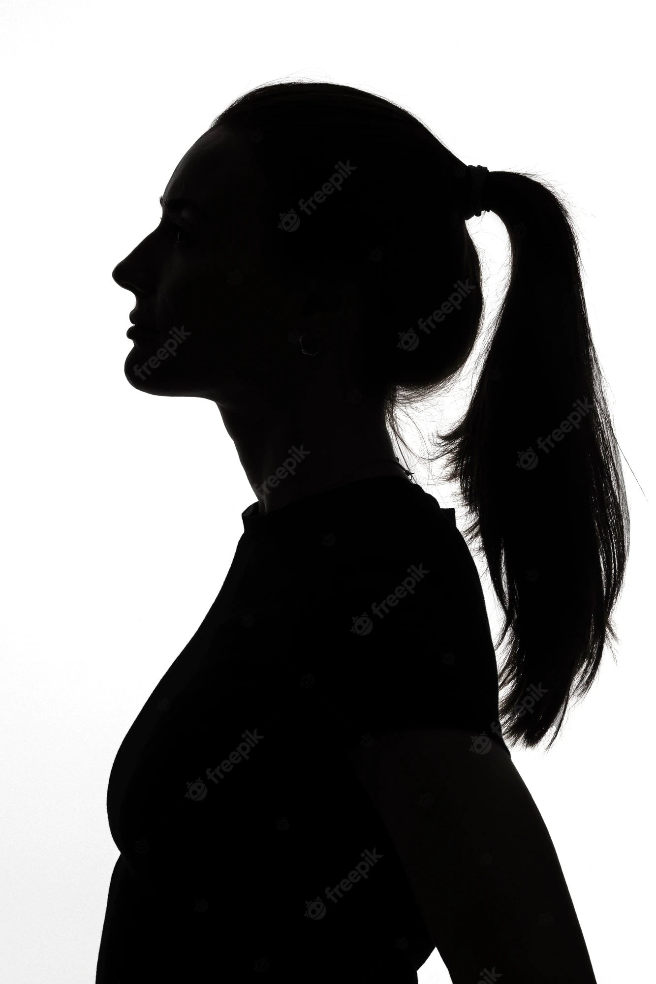 silueta-retrato-clasico-mujer_23-2149707036.webp