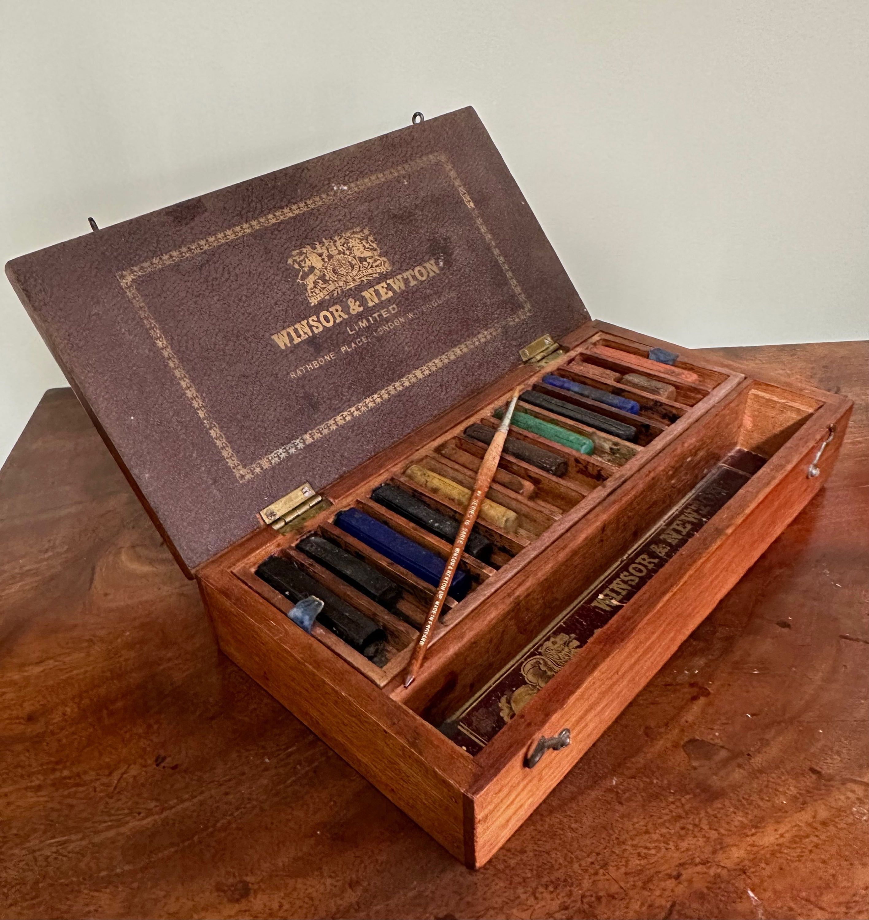 Antique , Vintage , Winsor and Newton Artists Watercolour  Paint Box 