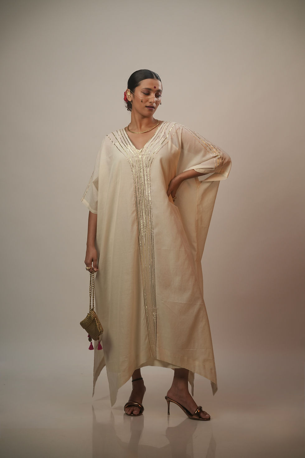 Thumbnail: MR̥DULĀ - KAFTAN