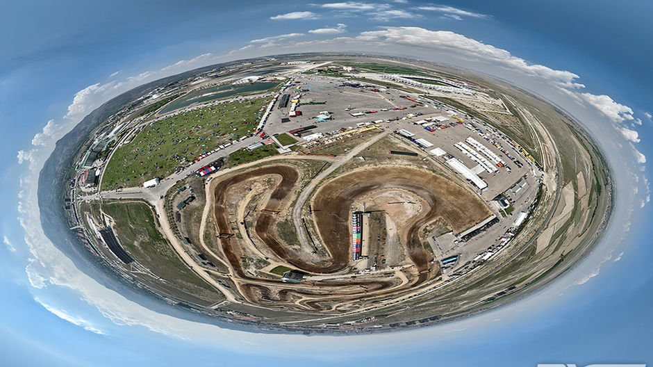 WORLD-TRACK-MOTOCROSS-GP-18-TK-2022.jpg