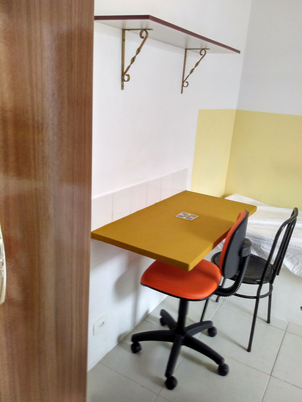 mesa cama guardaroupa