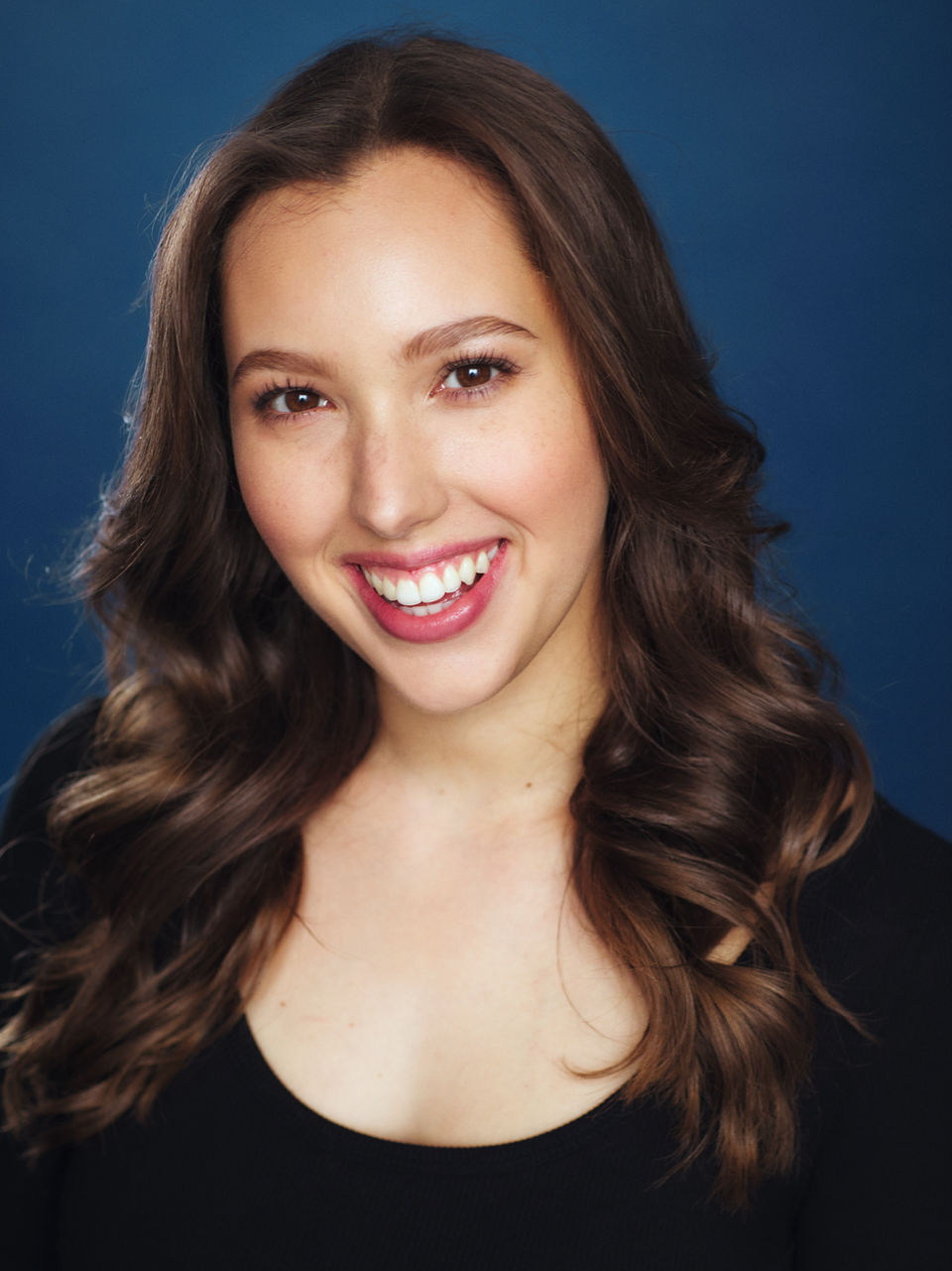 Copy of LilliJacobsPilatesHeadshot1.jpg