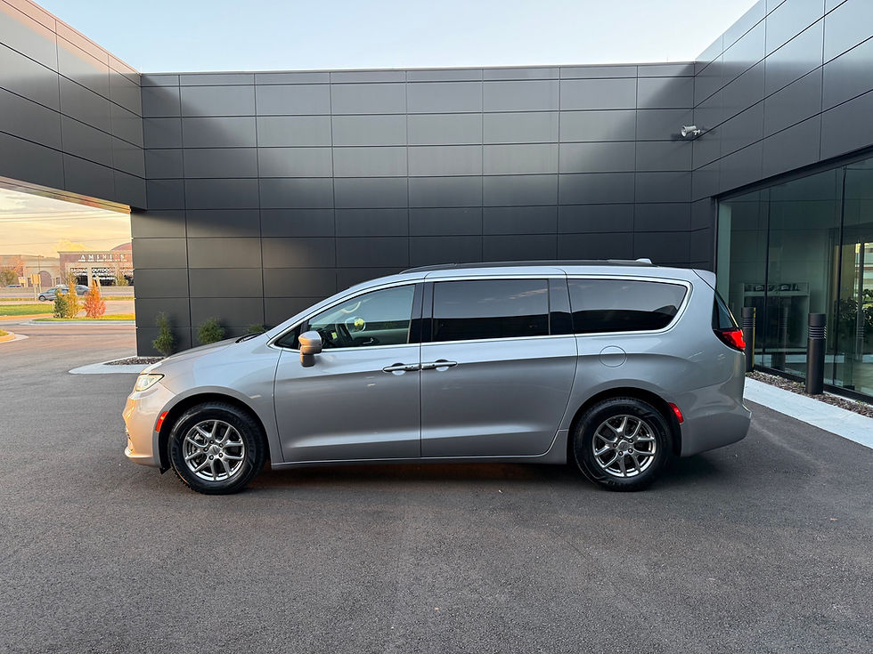 Thumbnail: 2021 Chrysler Pacifica Touring 