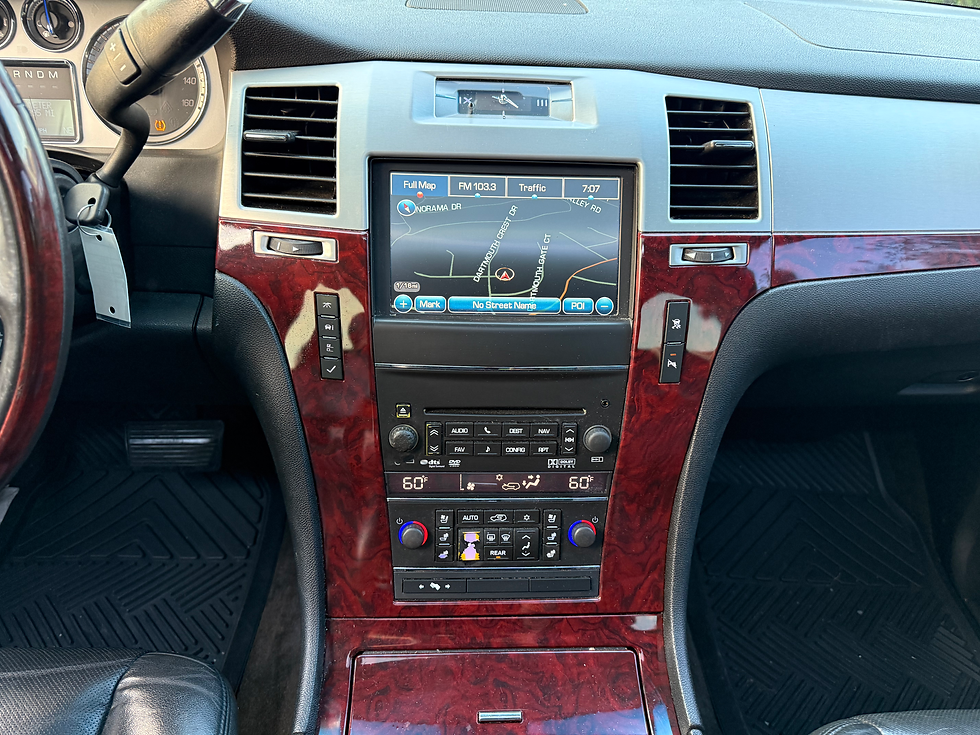 Thumbnail: 2011 Cadillac Escalade Luxury AWD