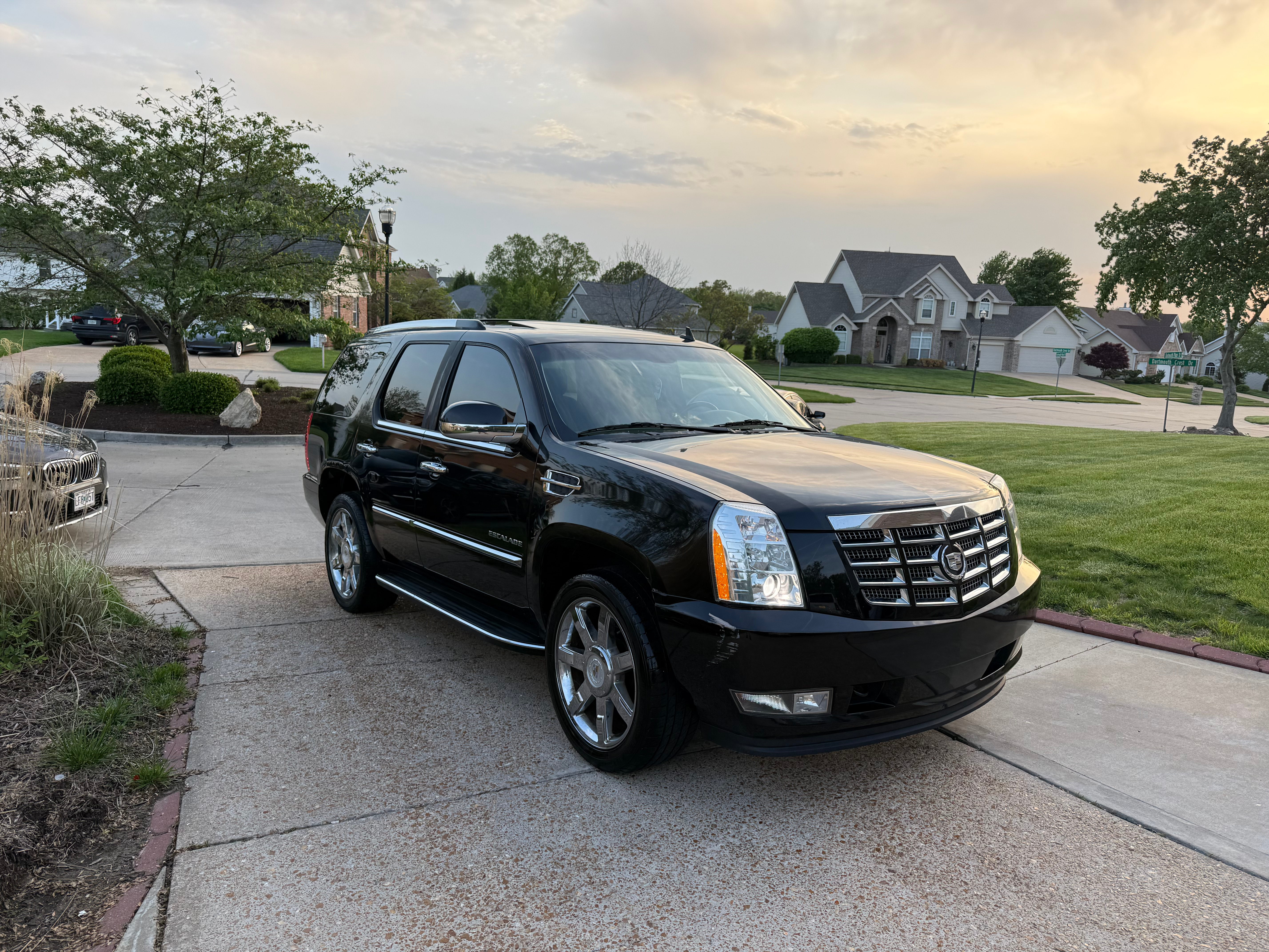 2011 Cadillac Escalade Luxury AWD