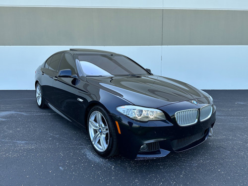 600-008 1/18 BMW 550i Touring ブラック 600-008 1/18 BMW 550i Touring ブラック