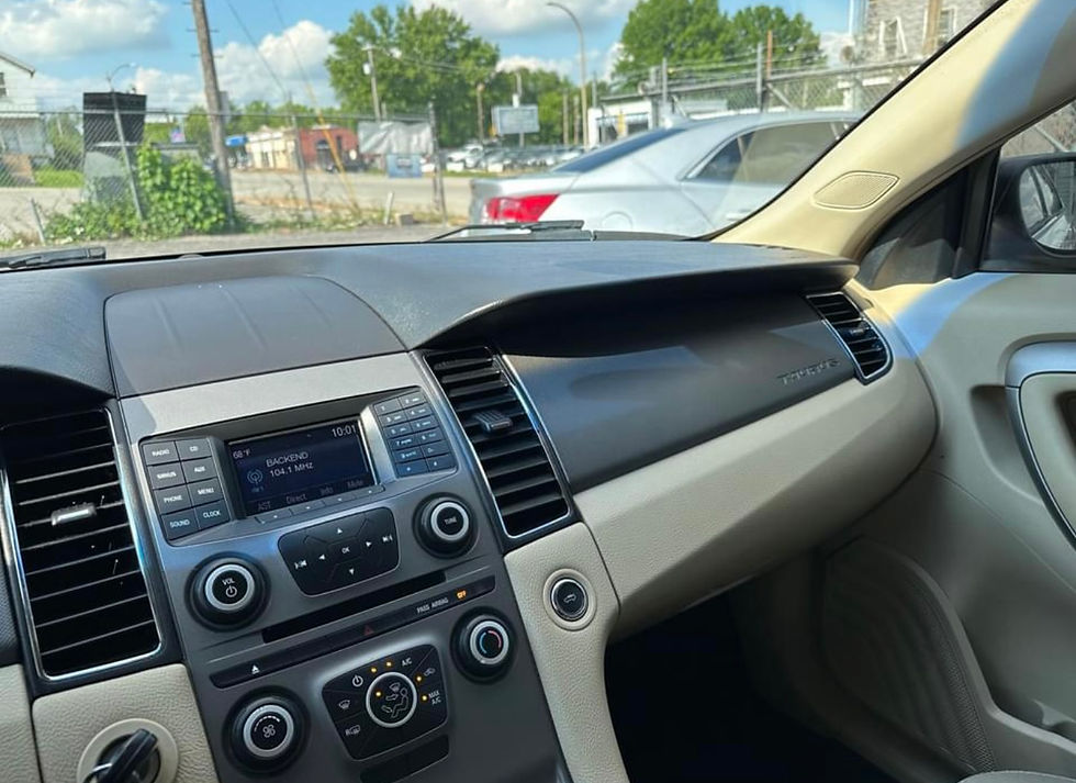 Thumbnail: 2016 Ford Taurus SE