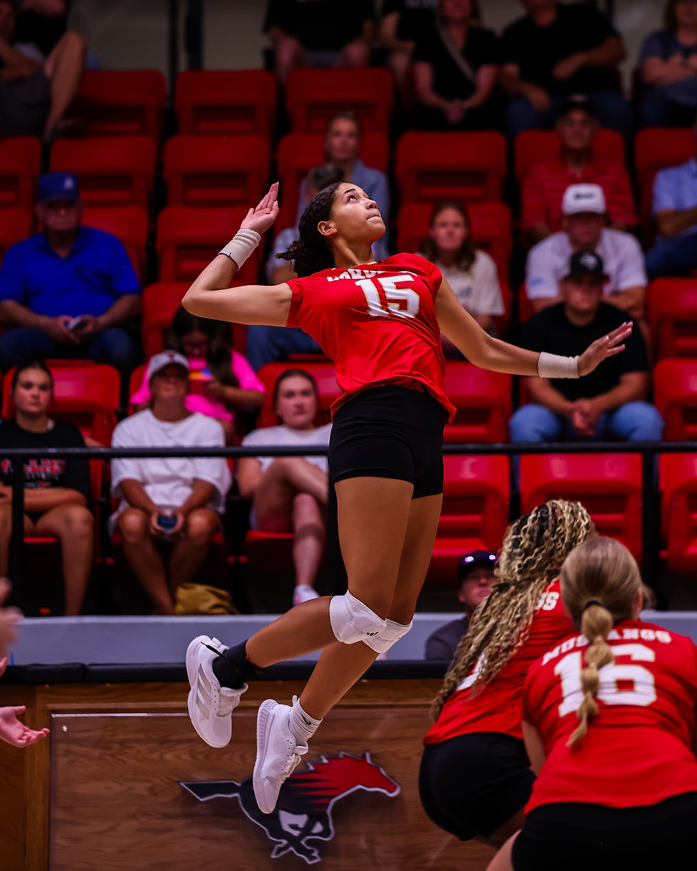 Kaleigh Smith with the big swing. (Steven Liles for Sideline Sports)