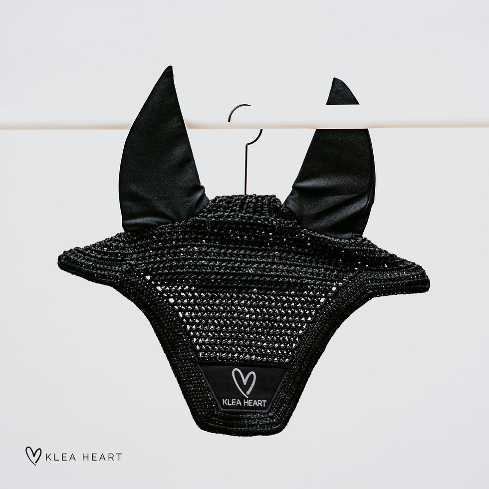 Thumbnail: Fly Bonnet KLEA Heart I embroidery I black