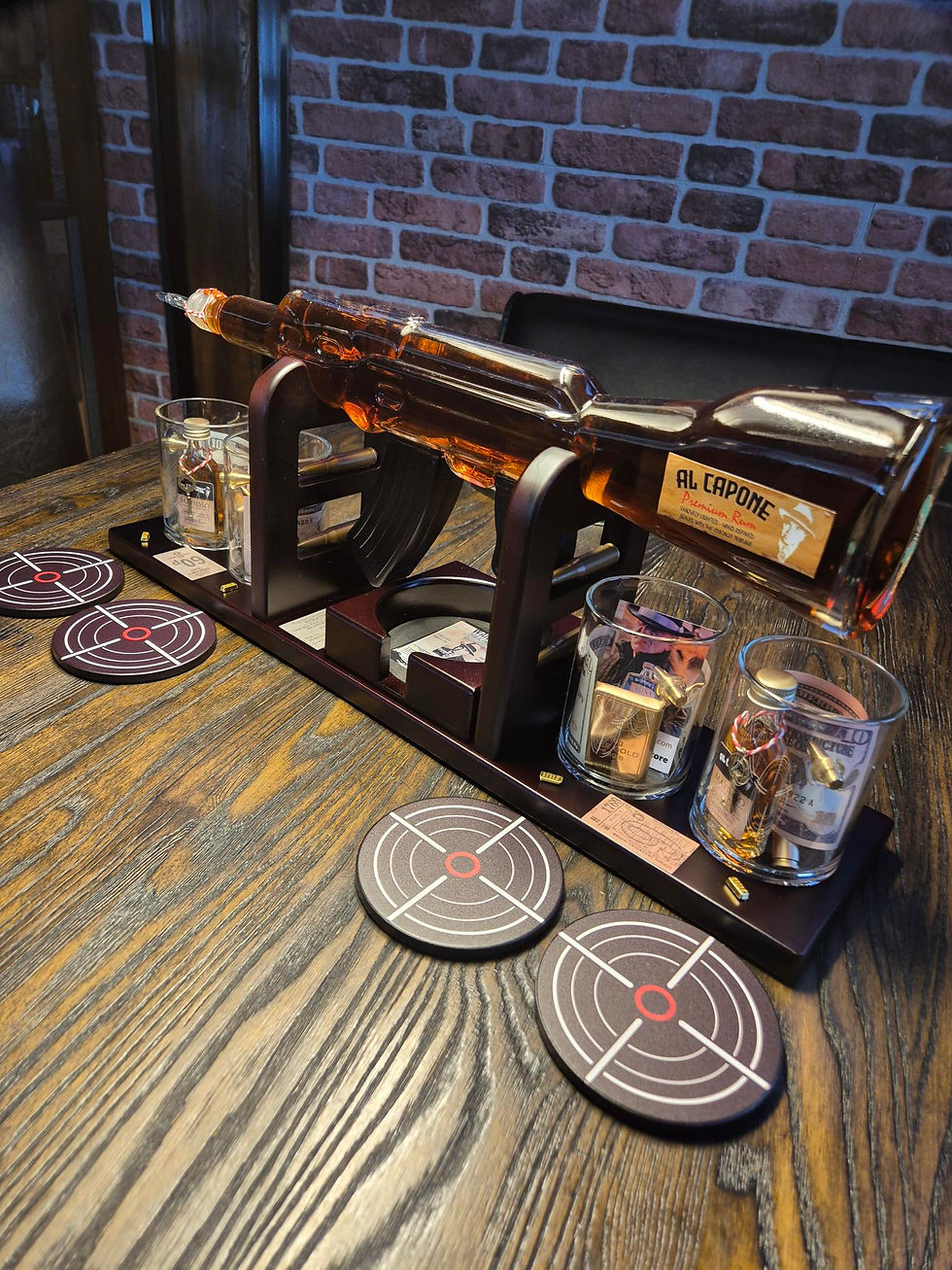 Miniaturbild: MG groß, 850ml., liegend mit Al Capone Chicago 38% Rum