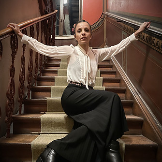 Treppe Arme_edited.jpg