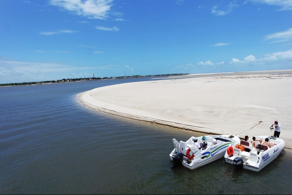 Lanchas na ilha da sogra