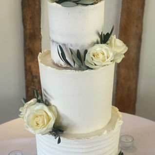 wedding cakes essex