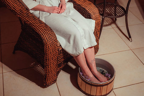 Escalda-pés terapêutico com óleos essenciais no Vital Spa Vila Ventura, em Viamão