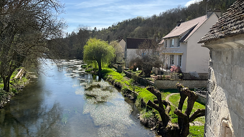 Camping Le Pré du Roi** - MAILLY LE CHATEAU