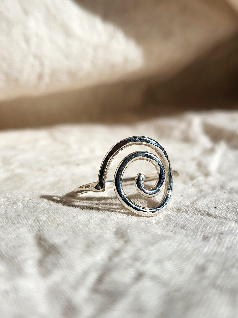 Thumbnail: Swirl Ring