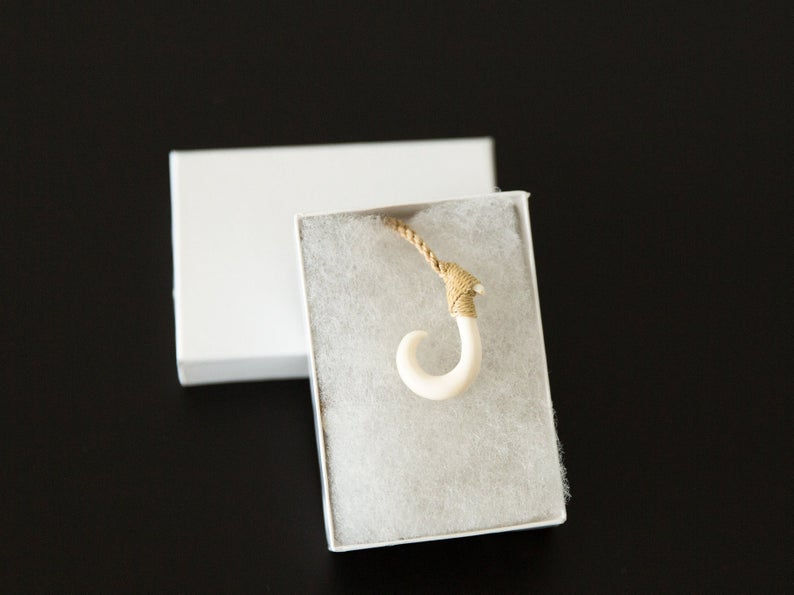 Thumbnail: Polynesian Hook Necklace