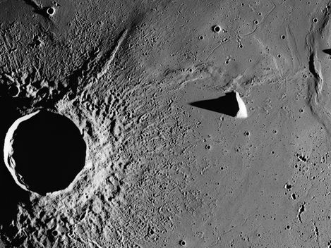 moon bases, lunar bases, aliens on the moon, lunar structures, lunar dome, lunar anomalies,
