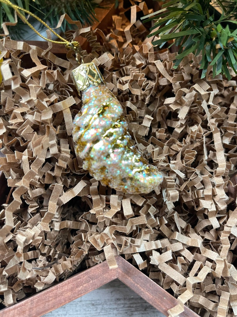 Thumbnail: Petite Pinecone Bronze