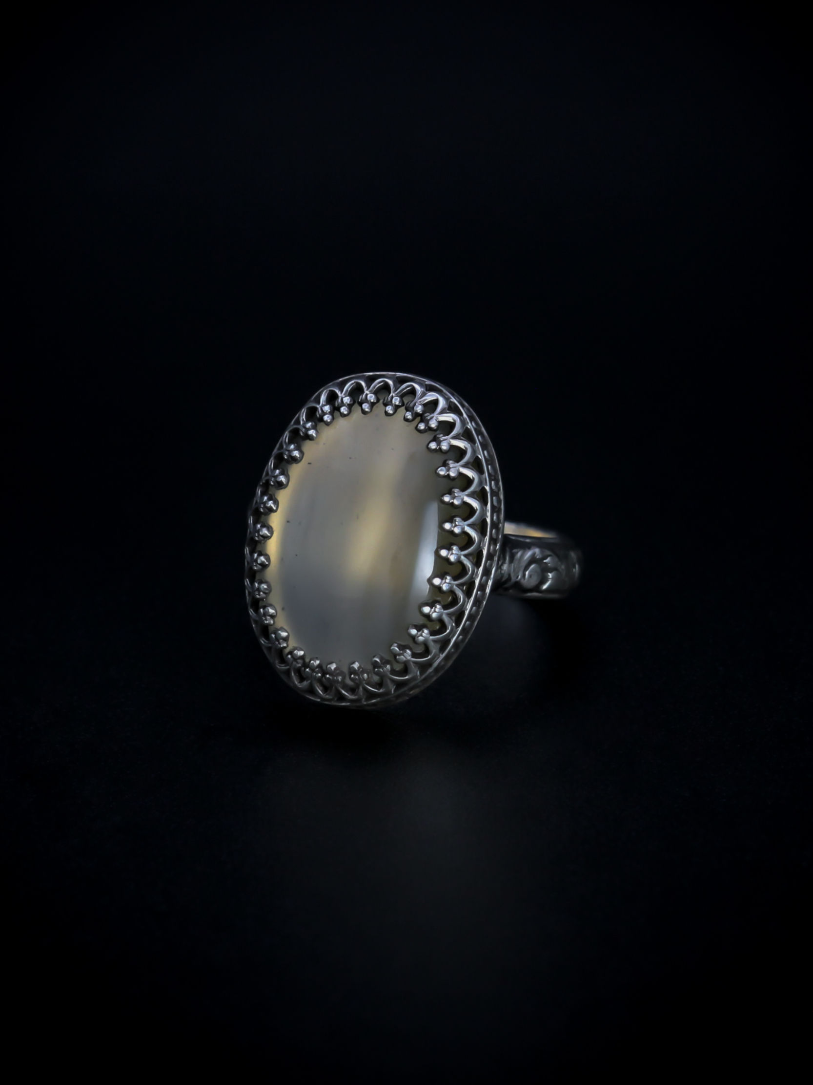 Agate set in sterling silver crownlike sterling silver setting