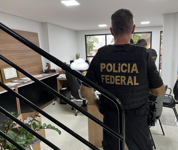 Empresa de Maringá para encontros sexual entre homens segue funcionando após questionamentos e ausência de resposta da Prefeitura; caso foi enviado ao CNJ e à Polícia Federal