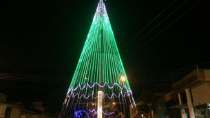 Clima de natal chega a Jacarezinho e transforma visual
