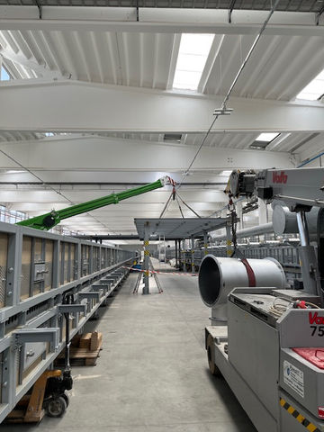 Montaggio pensiline di servizio forno