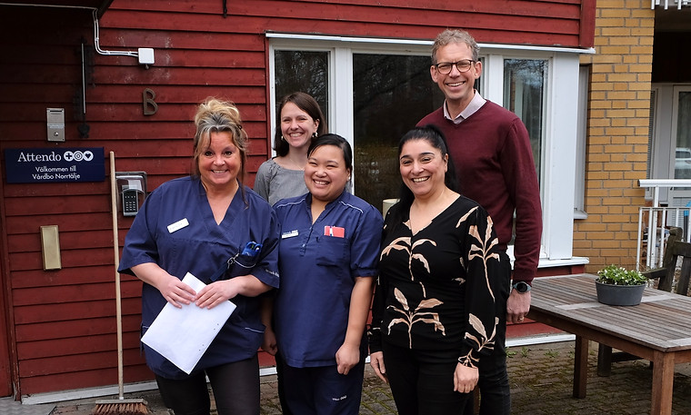 Personal från Attendo Vårdbo Norrtälje tillsammans med två företrädare för Collabodoc