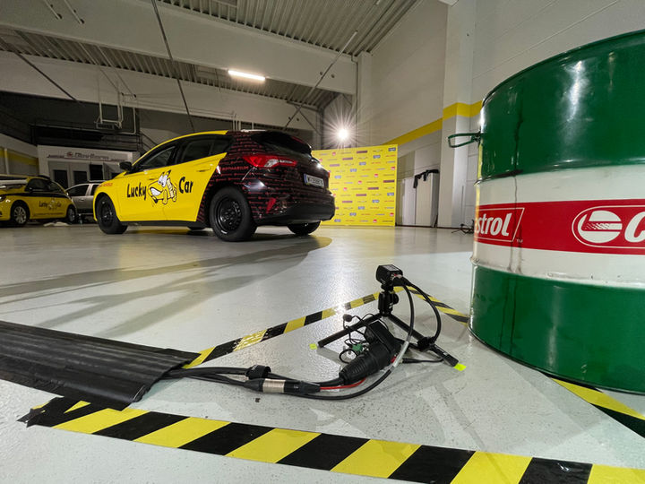 Lucky Car GUINNESS WORLD RECORDS™ Antritt

© Florian Rogner