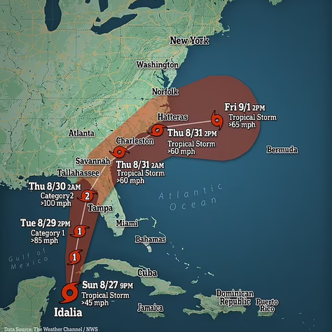 A los residentes de Tampa Bay se les dice que huyan mientras docenas de escuelas están cerradas y 5.