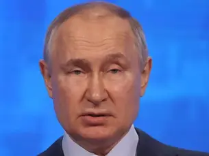 Estrella del pop ruso encontrada muerta en un río helado después de criticar a Vladimir Putin