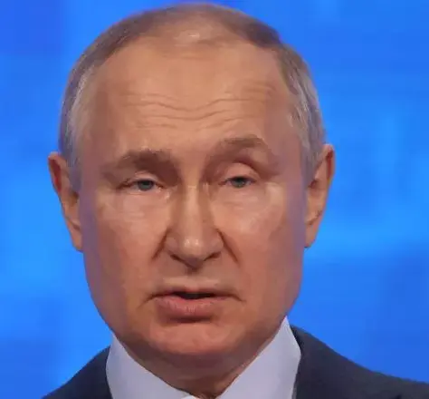 Estrella del pop ruso encontrada muerta en un río helado después de criticar a Vladimir Putin