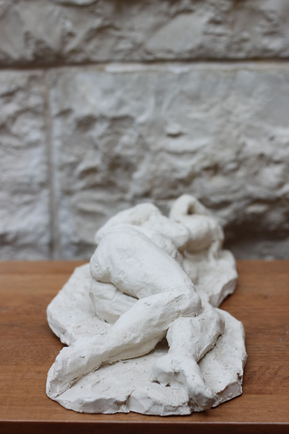 Thumbnail: Tamar lying down (sculpture)
