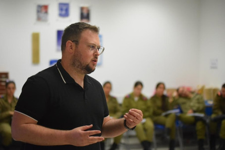 שפת גוף בראיון עבודה | המדריך המלא לראיון עבודה - חלק א'