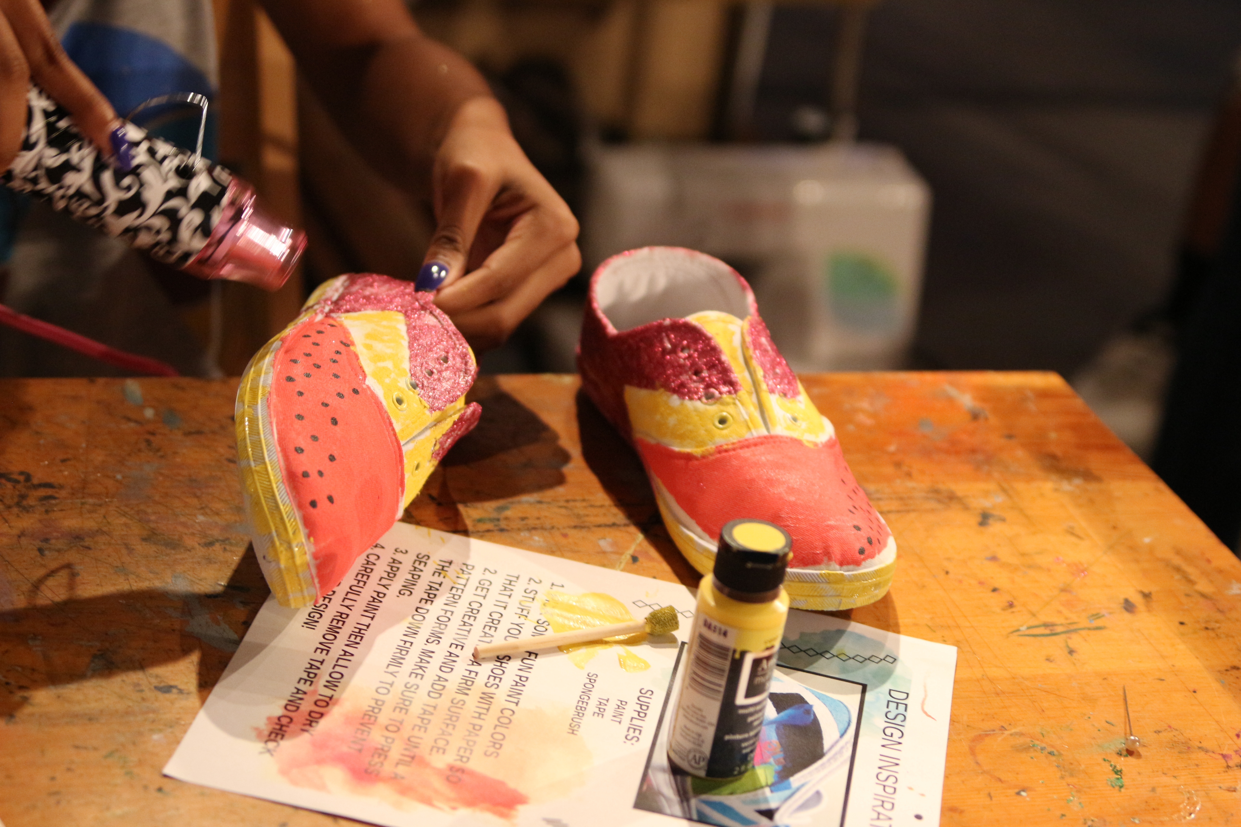 SNEAKER DESIGN DIY WORKSHOP