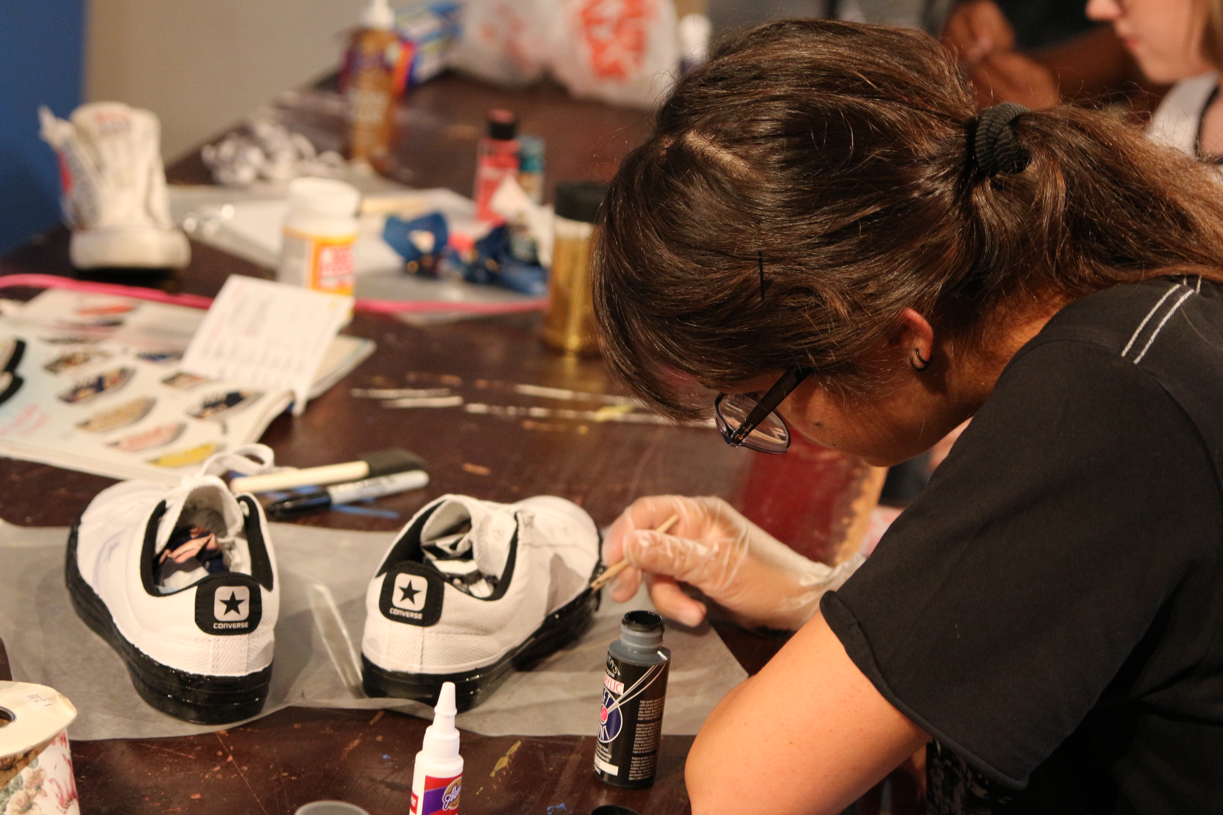 SNEAKER DESIGN DIY WORKSHOP