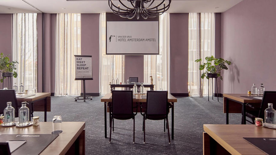 Van der Valk Hotel Amsterdam Amstel – meeting room classroom setup