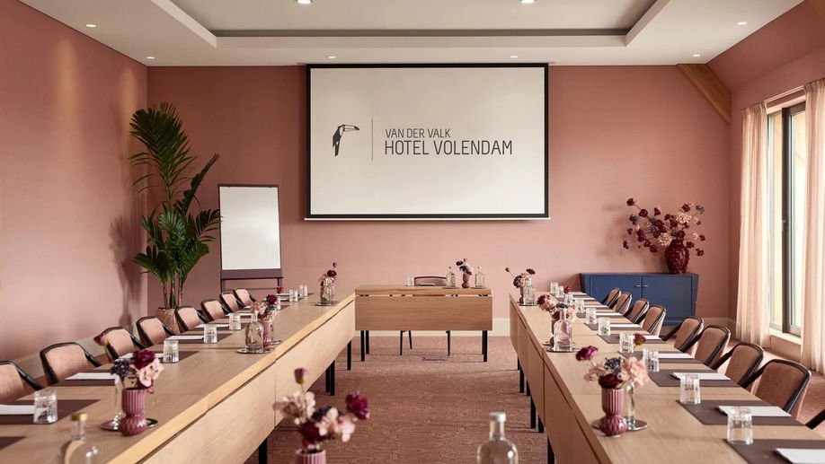 Van der Valk Hotel Volendam – meeting room with presentation screen