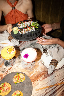 Grace Rotterdam - sharing sushi with signature cocktails