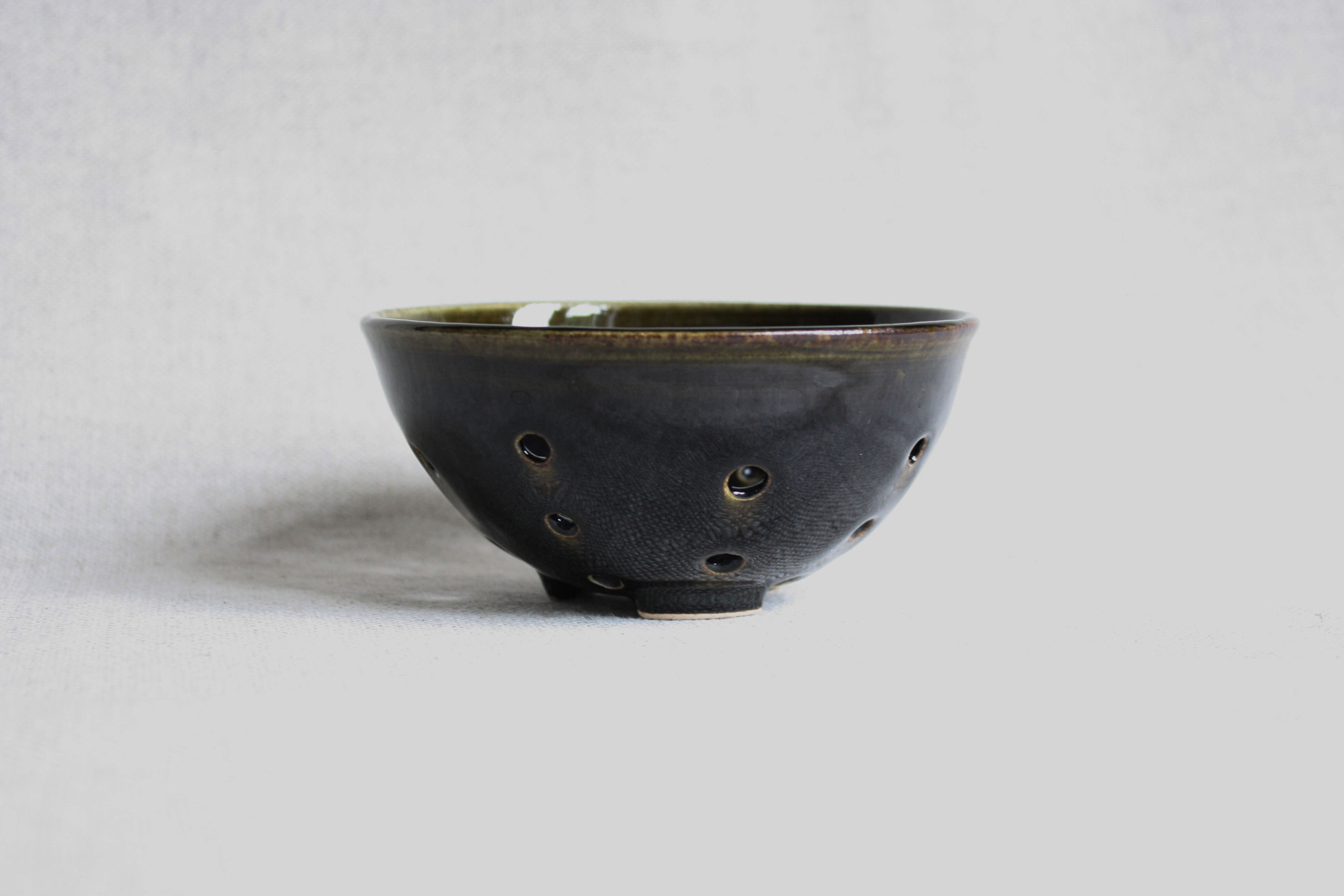 Small Berry Bowl in Nori Green