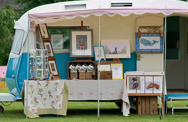 Vintage caravan artist's stand