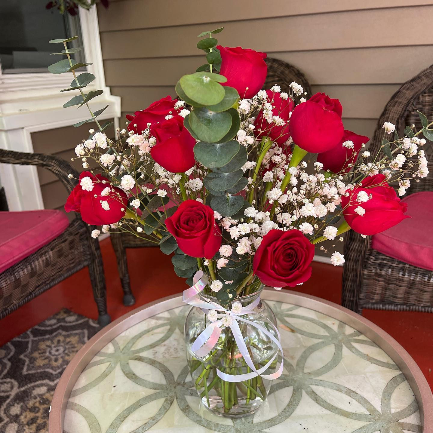 Super Full Classic Dozen Rose Bouquet