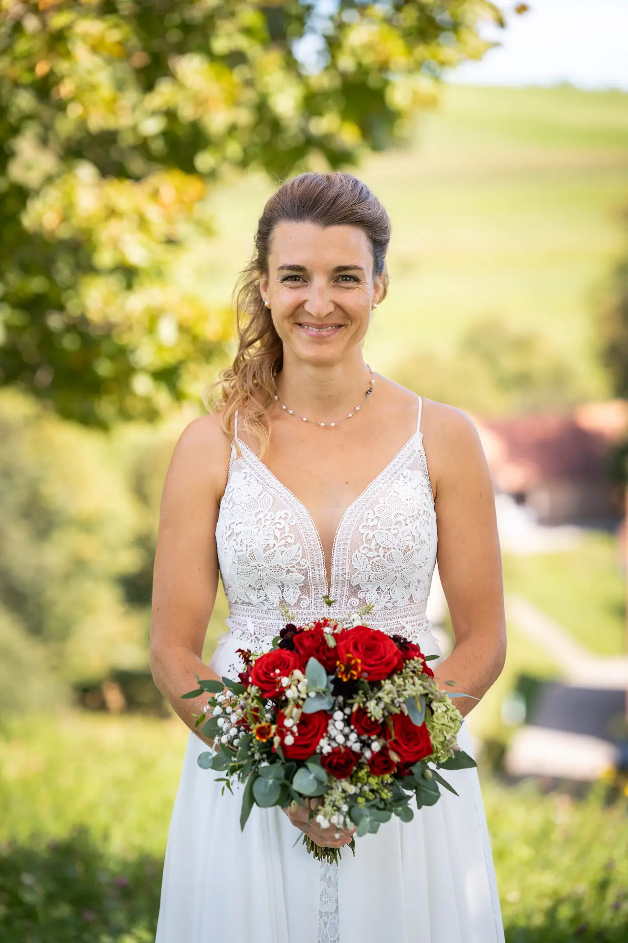 Portrait der Braut mit Brautstrauss