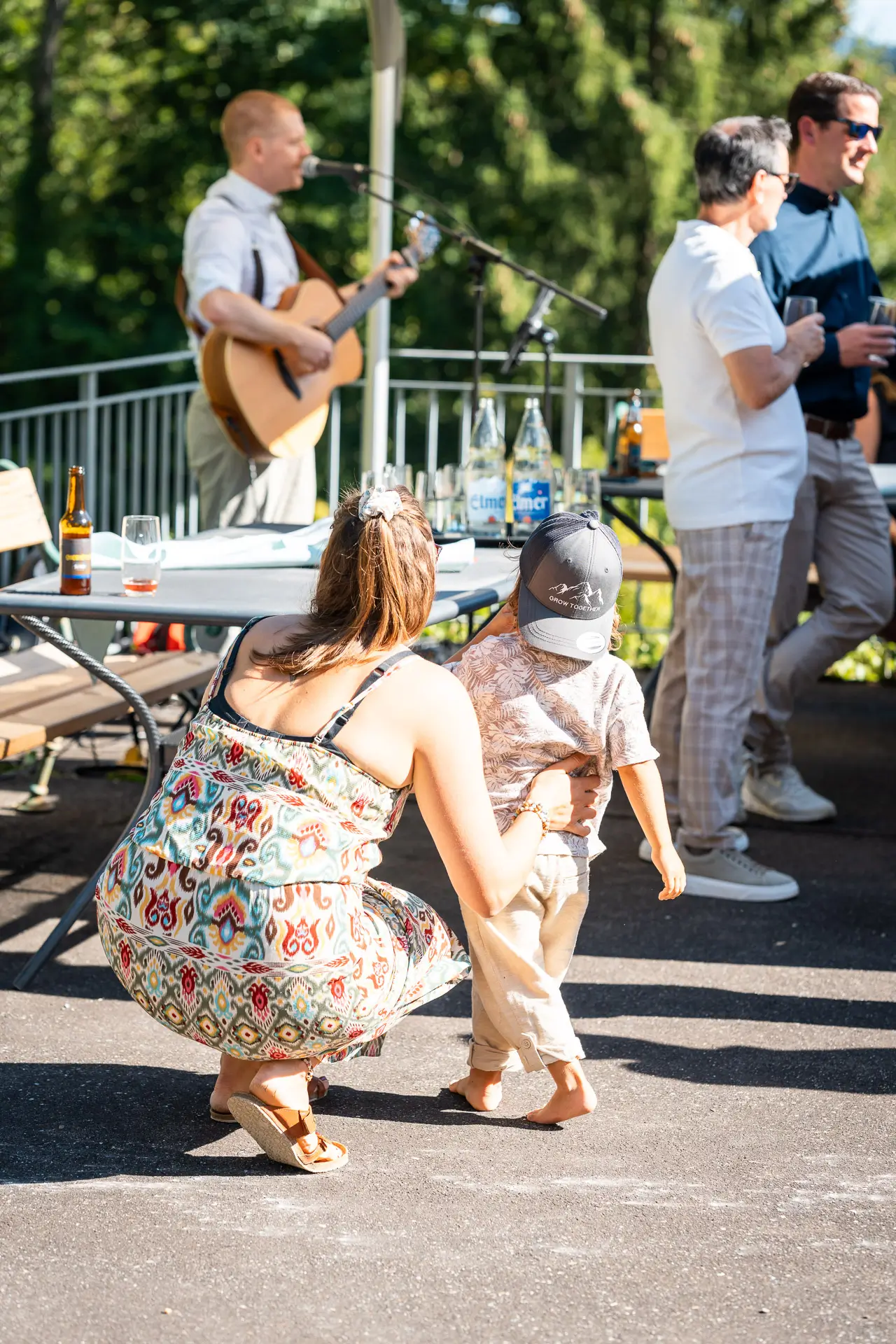 Unterhaltung während der Hochzeitsfeier