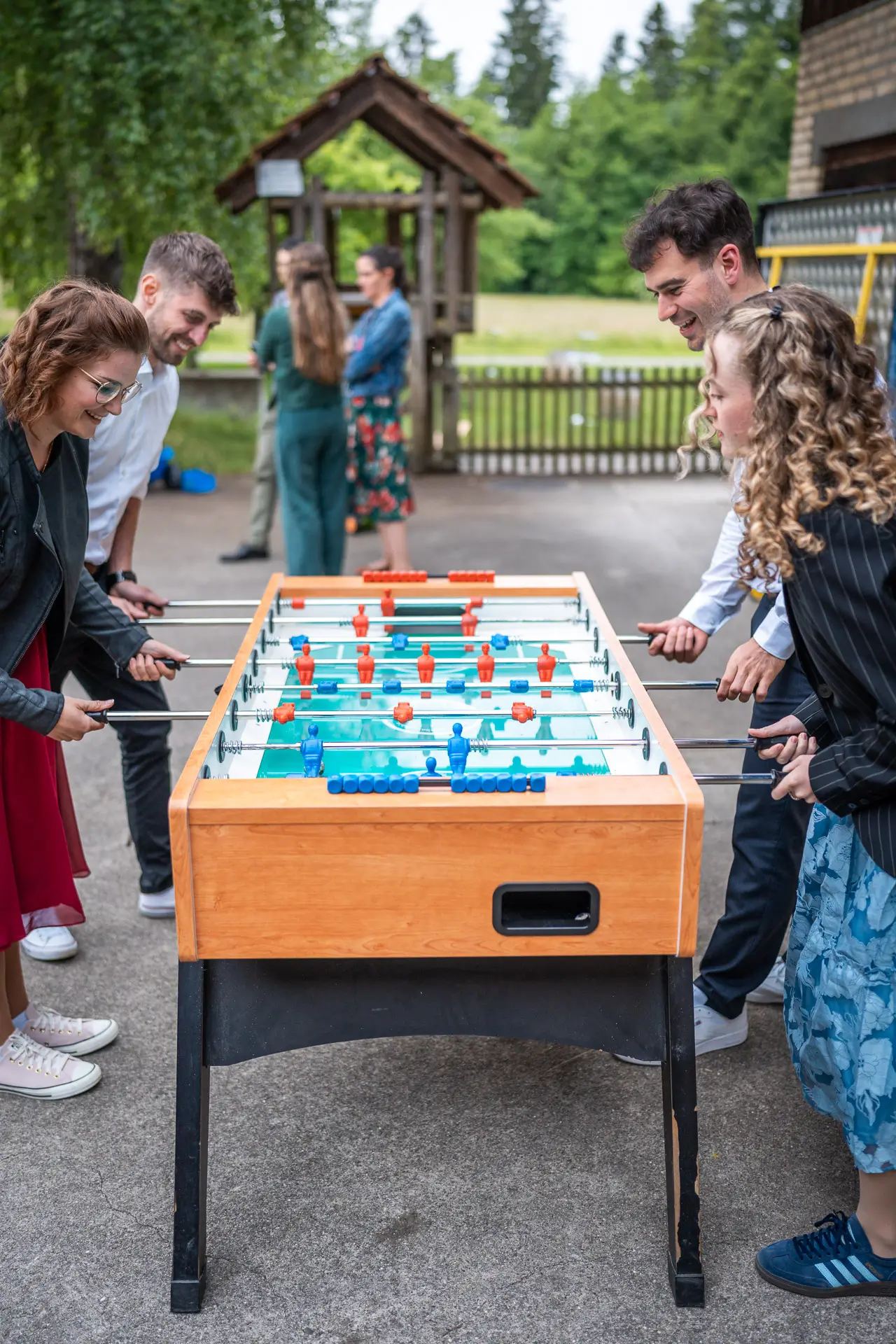 Unterhaltung an Hochzeit