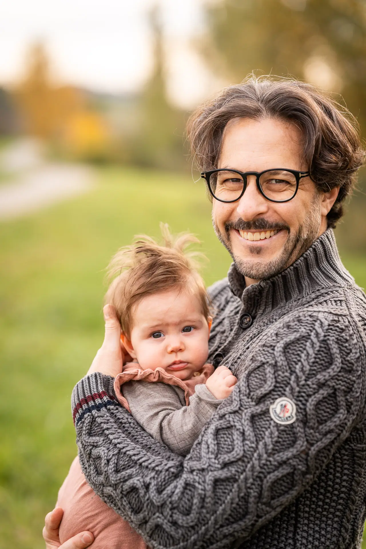 Junge Familie im Naherholungsgebiet Hegmatten