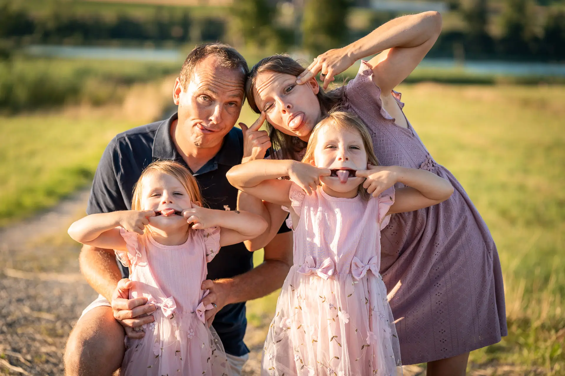 Familie geniesst Zeit am See Thurgau
