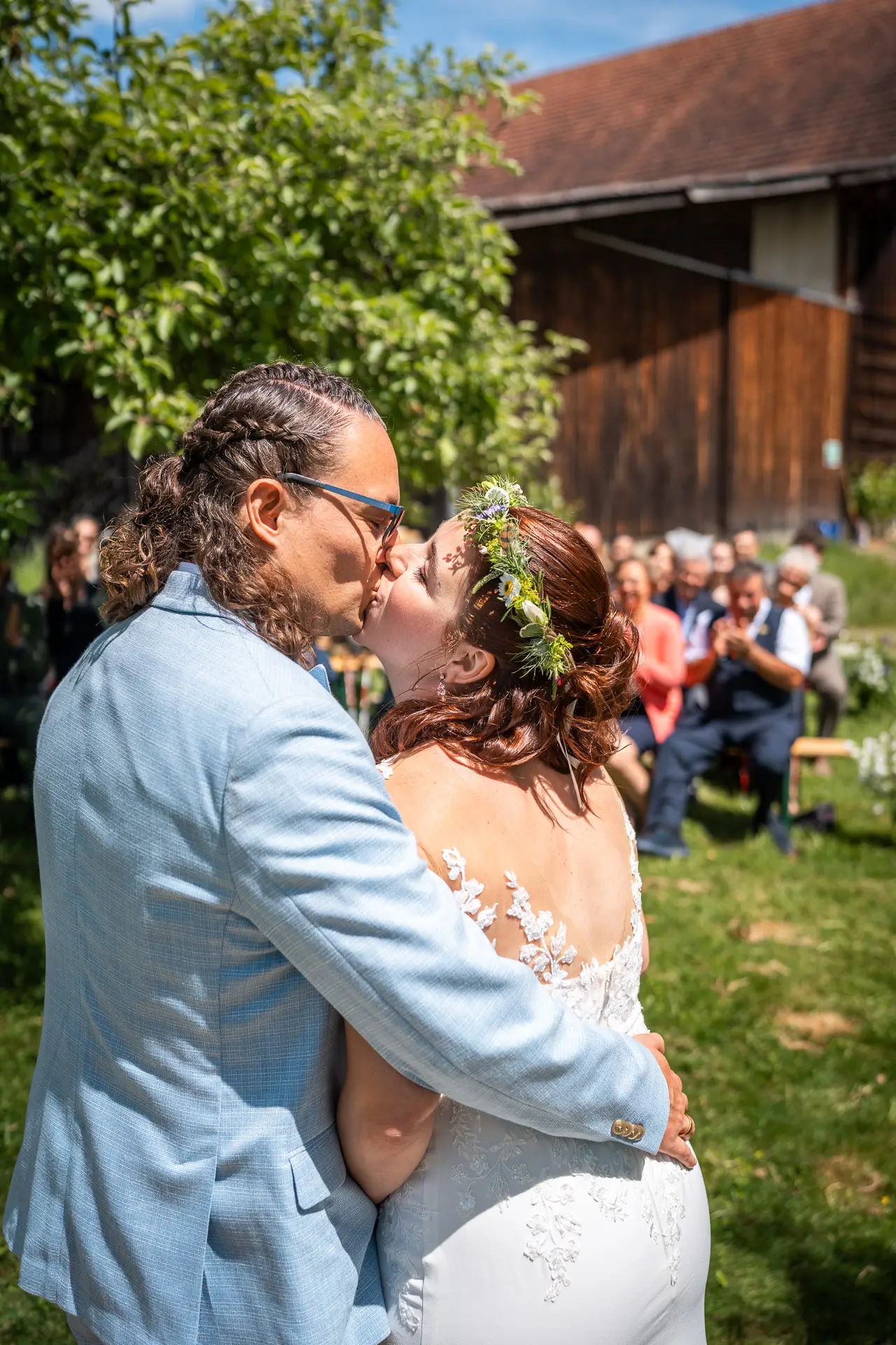 Kuss Hochzeitsfeier einer freien Trauung in Wiesendangen