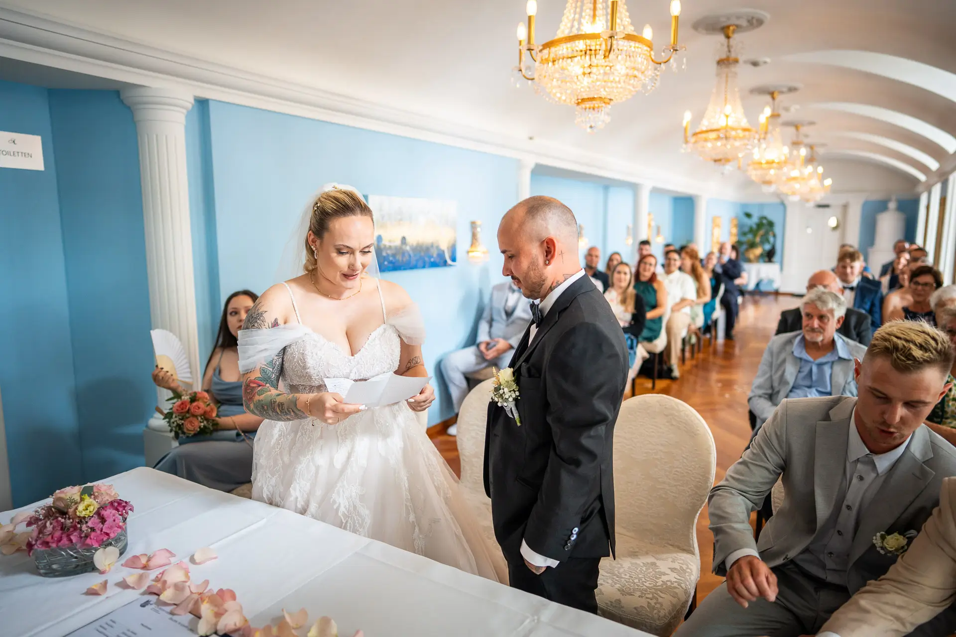 Ringtausch bei Ziviltrauung im Schloss Laufen